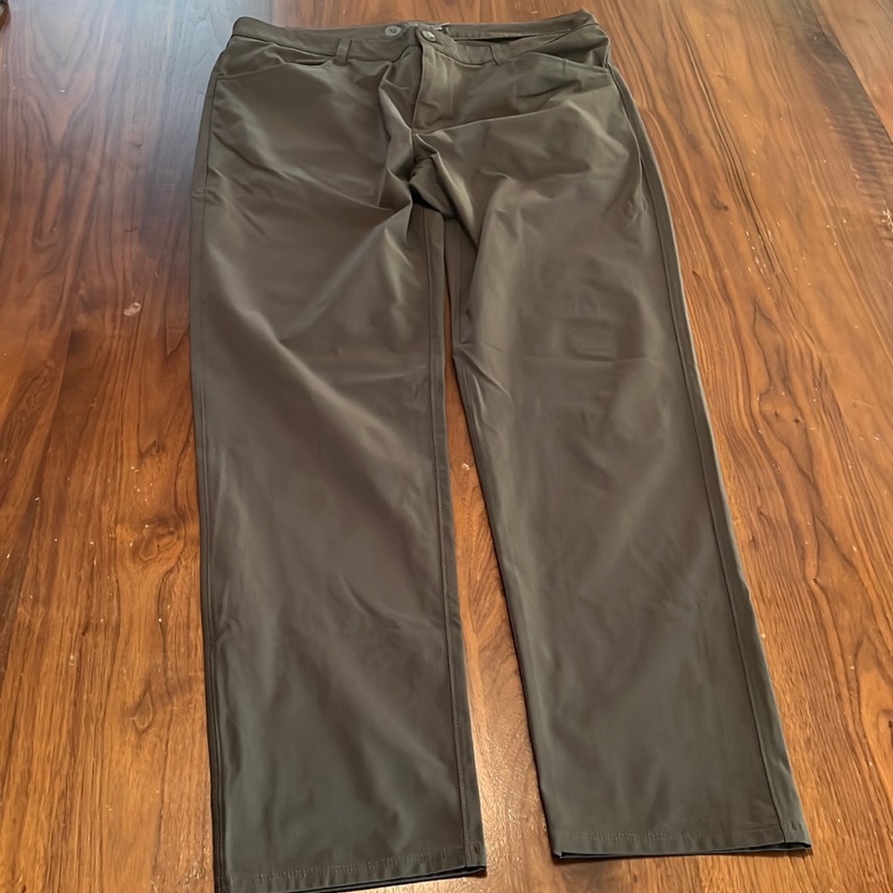 Vuori Mens pants size 36